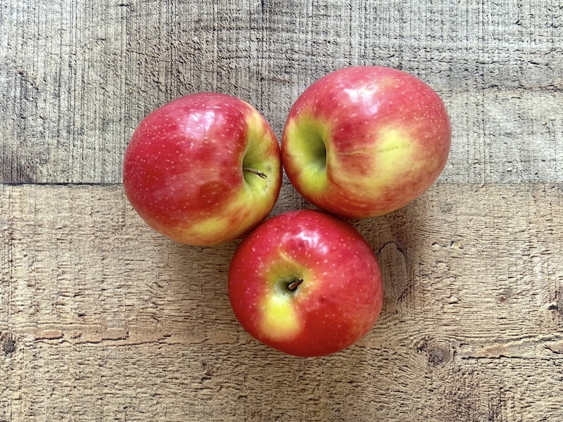 Organic Honeycrisp Apple - Irv & Shelly's Fresh Picks